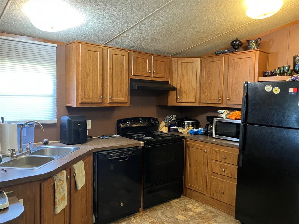 420 Moonlite Drive, Livingston, Texas image 6