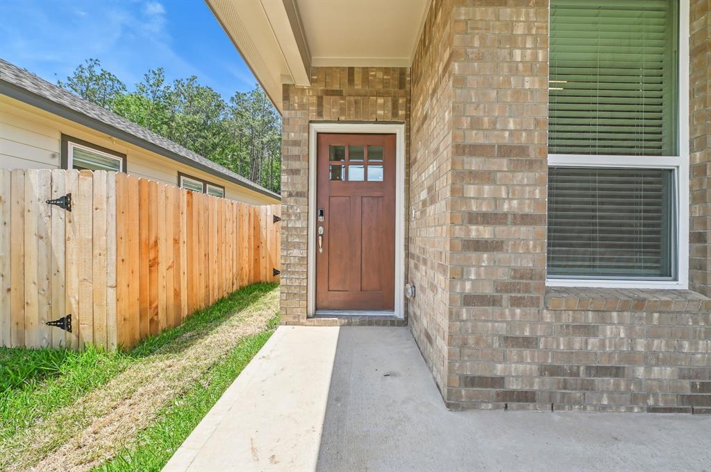 18684 Presswood Way Drive, New Caney, Texas image 3