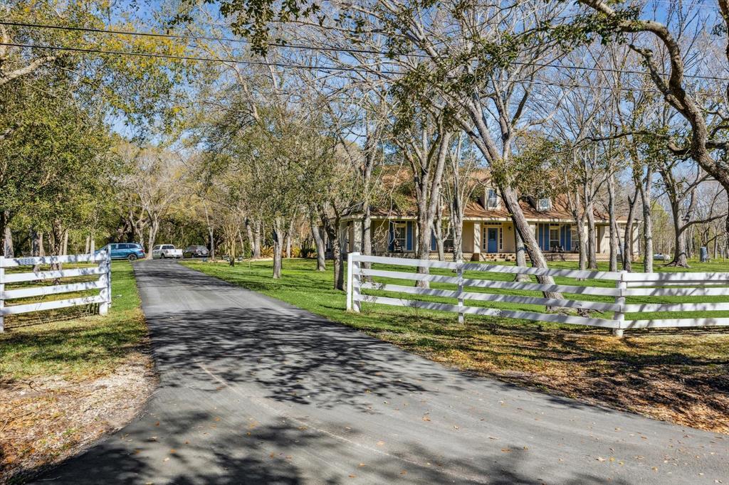 9506 Uzzell Road, Manvel, Texas image 2