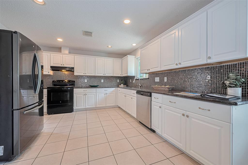10315 Sun City Court, Houston, Texas image 10
