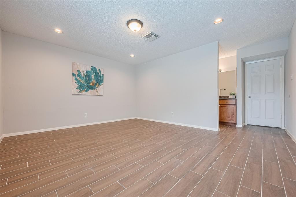 10315 Sun City Court, Houston, Texas image 17