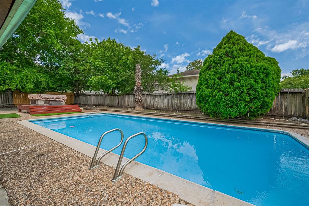 10315 Sun City Court, Houston, Texas image 1
