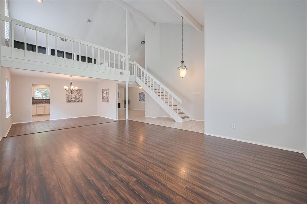10315 Sun City Court, Houston, Texas image 7