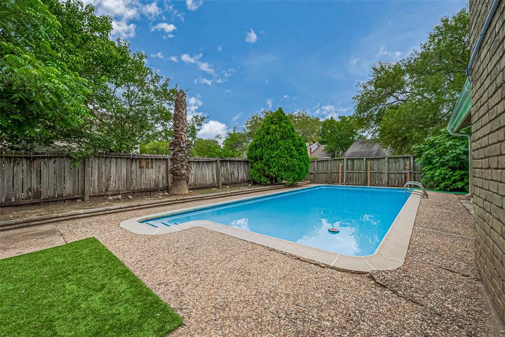 10315 Sun City Court, Houston, Texas image 35