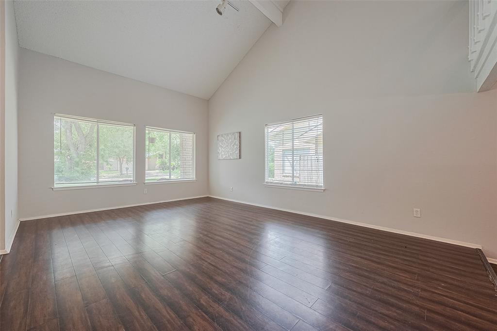 10315 Sun City Court, Houston, Texas image 6