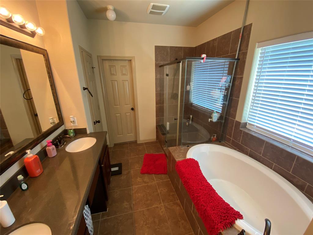 15 S Marshside Place, Spring, Texas image 29