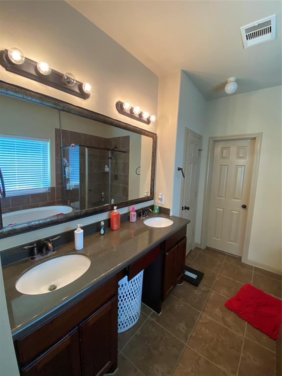 15 S Marshside Place, Spring, Texas image 28