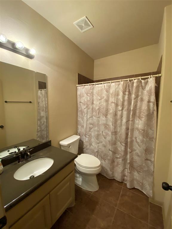 15 S Marshside Place, Spring, Texas image 8