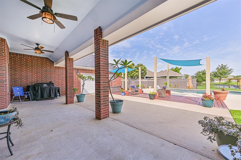2518 Quaker Drive, Texas City, Texas image 32