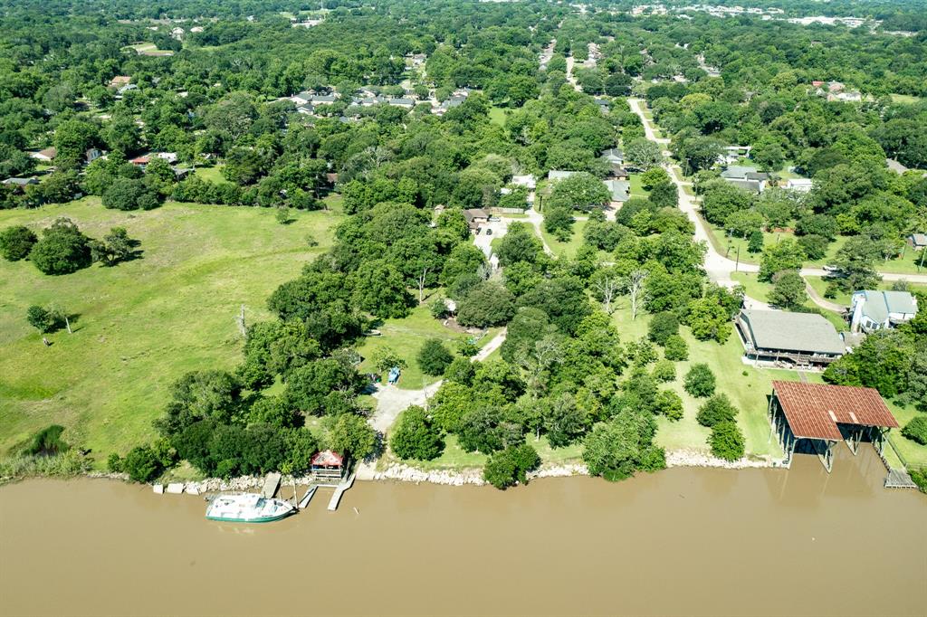 2629. Cedar Avenue, Baytown, Texas image 8