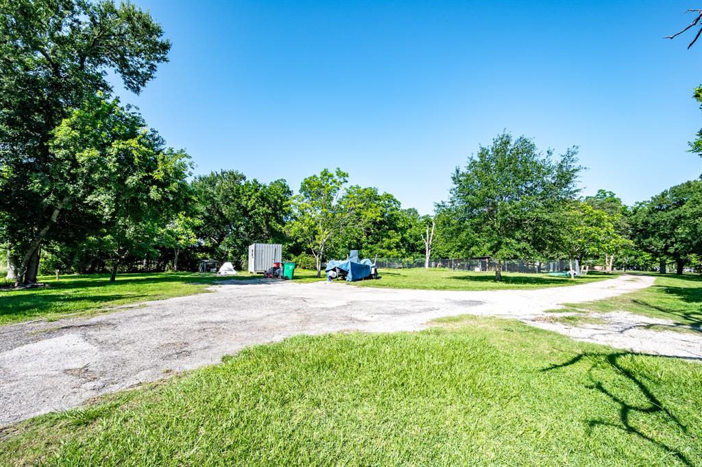 2629. Cedar Avenue, Baytown, Texas image 35