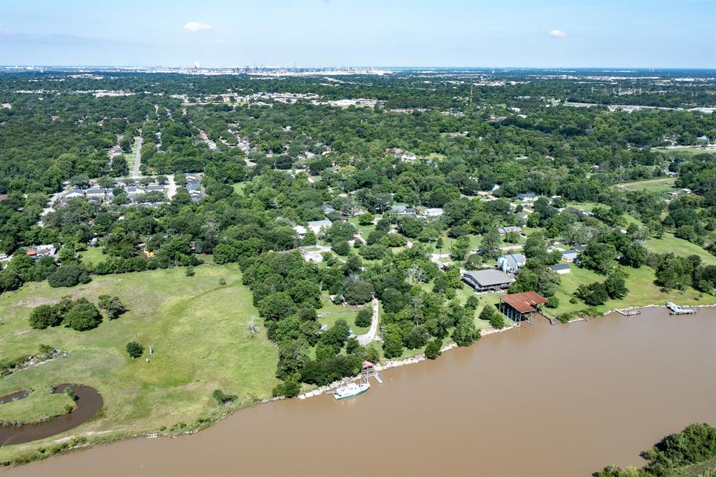 2629. Cedar Avenue, Baytown, Texas image 15