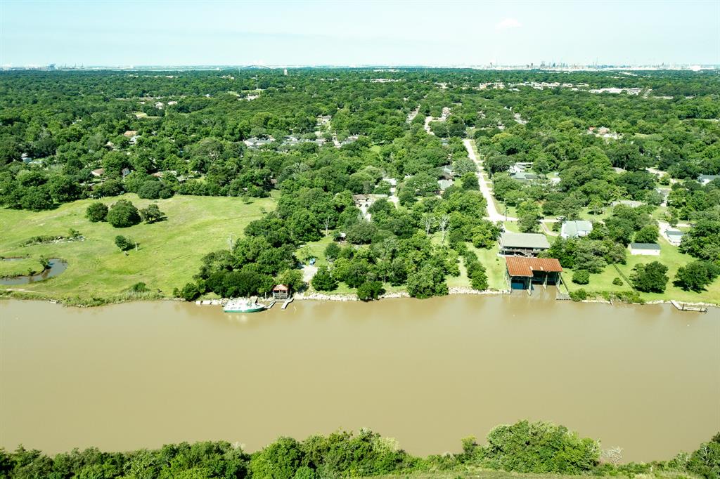 2629. Cedar Avenue, Baytown, Texas image 13