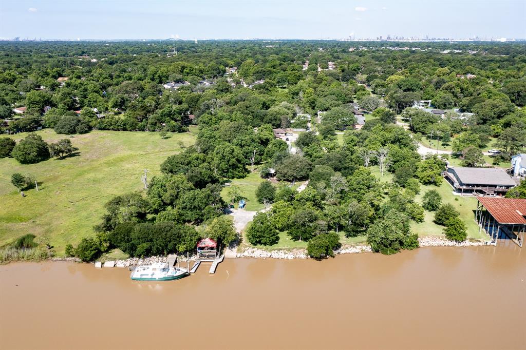 2629. Cedar Avenue, Baytown, Texas image 18