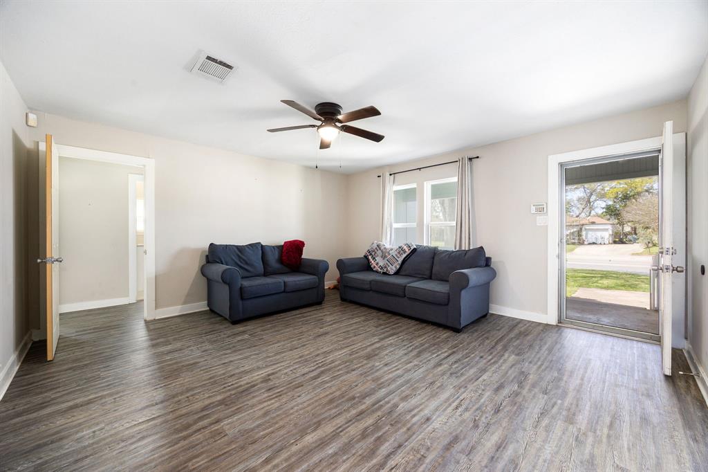 415 N Meyer Street, Sealy, Texas image 8