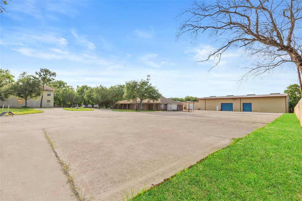 2701 Charles Lane