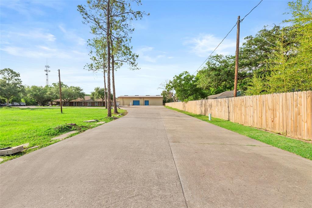 2701 Charles Lane
