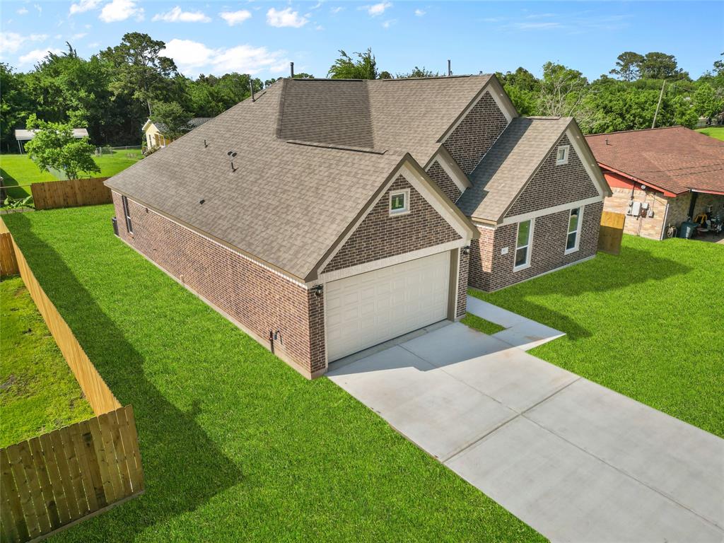 811 E Main Street, La Porte, Texas image 3