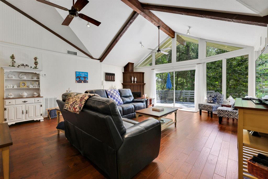 1251 Lakeview Estates Drive, Coldspring, Texas image 8