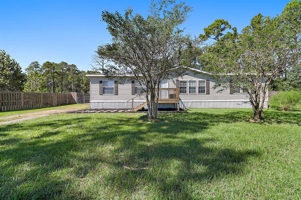 1004 5th Street, Winnie, Texas image 1