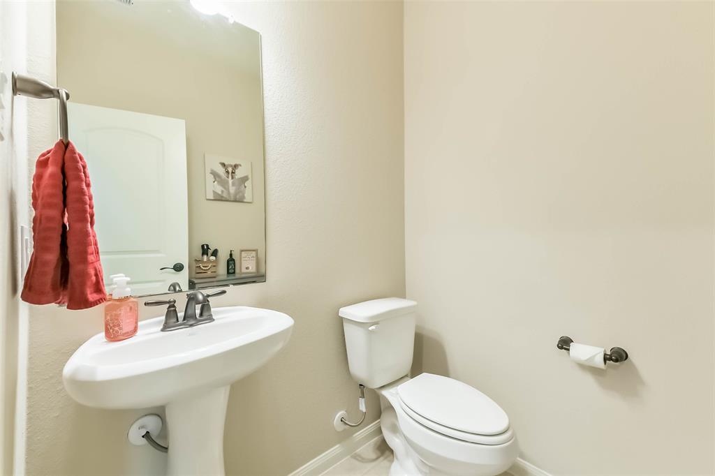 21226 Echo Manor Drive, Hockley, Texas image 11