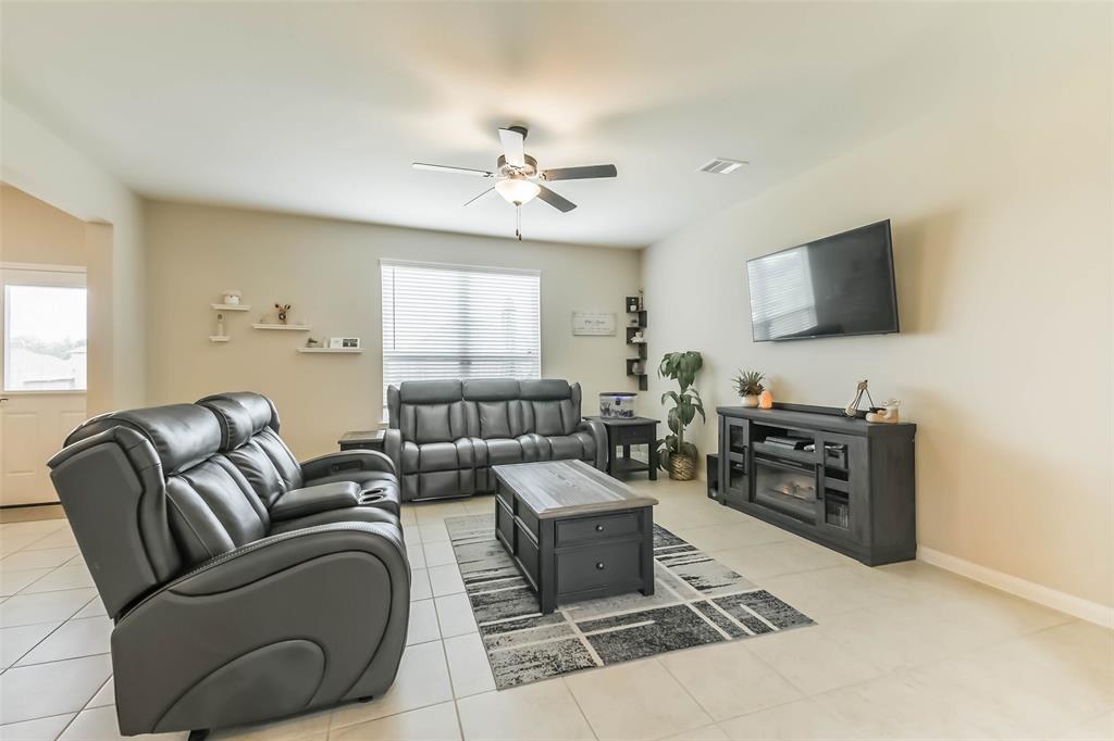 21226 Echo Manor Drive, Hockley, Texas image 4