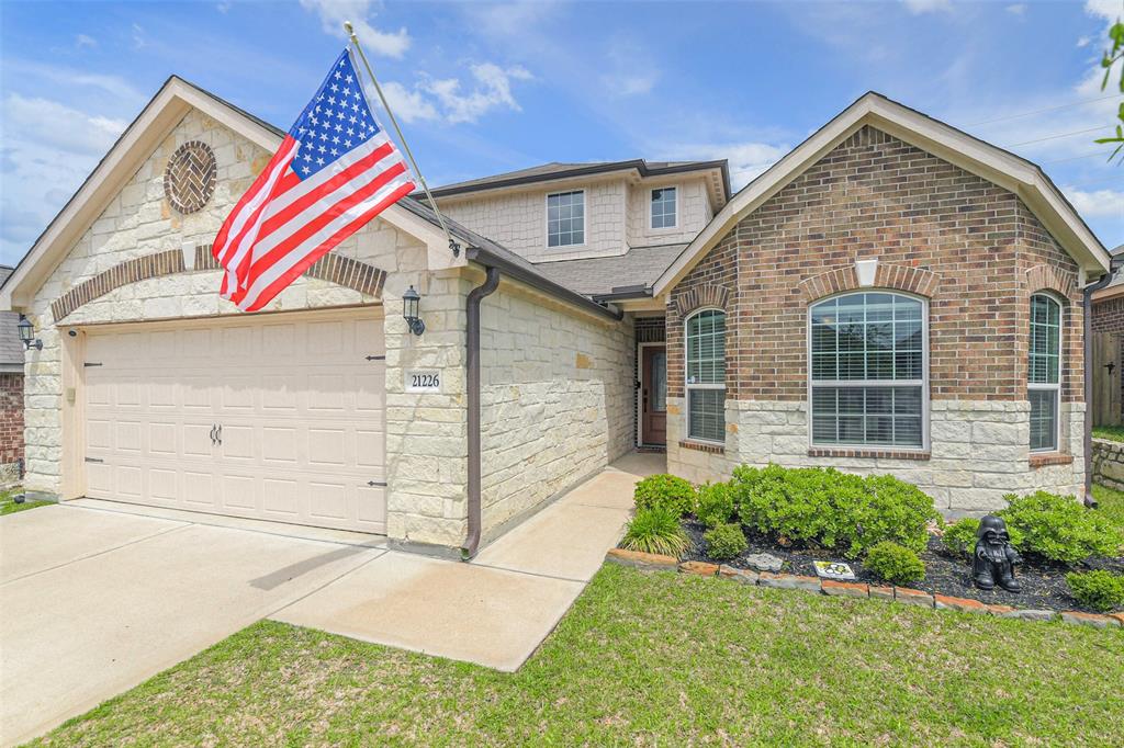 21226 Echo Manor Drive, Hockley, Texas image 2