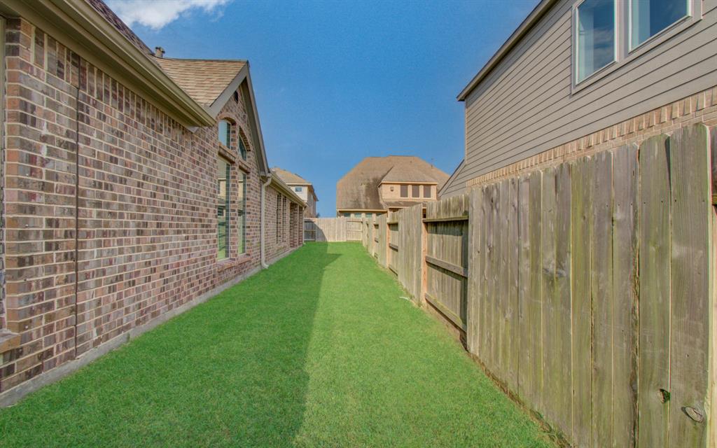 2335 Mayfield Trail Court, League City, Texas image 36