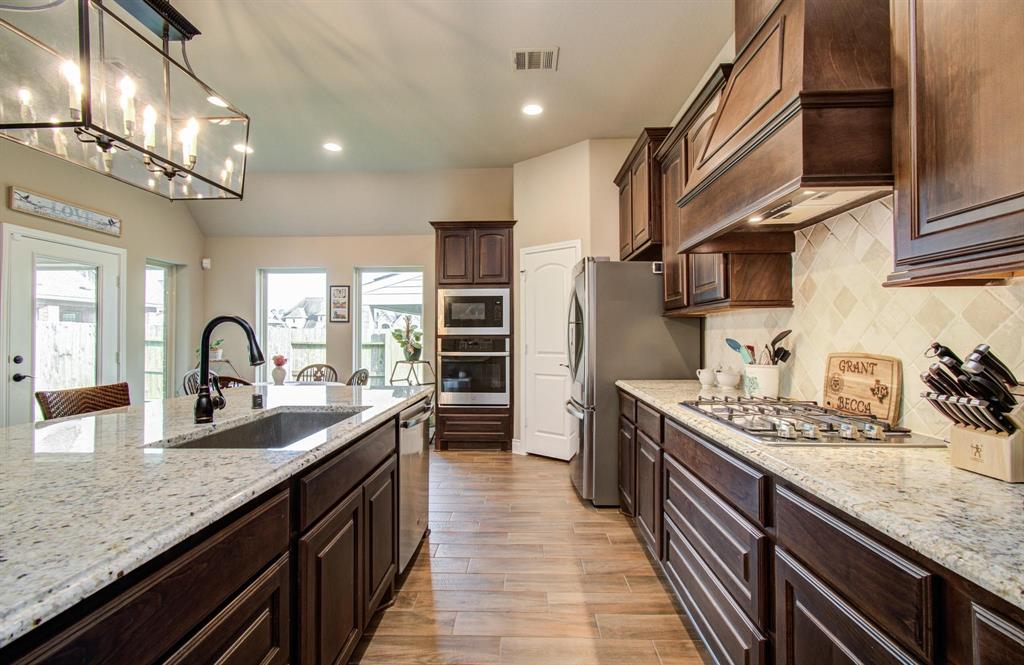 2335 Mayfield Trail Court, League City, Texas image 7