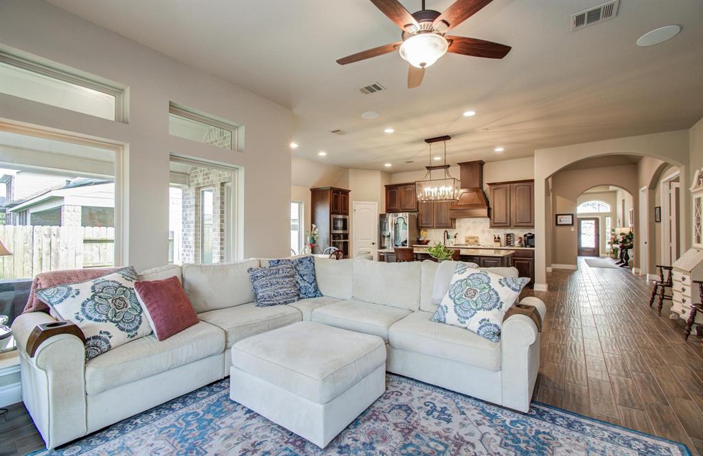 2335 Mayfield Trail Court, League City, Texas image 12
