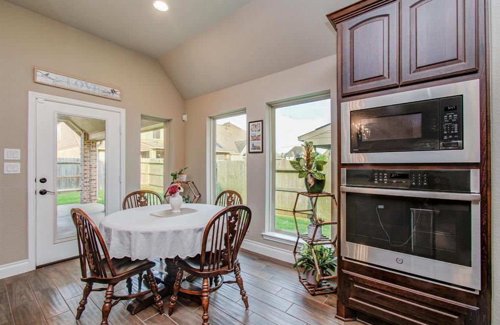 2335 Mayfield Trail Court, League City, Texas image 6