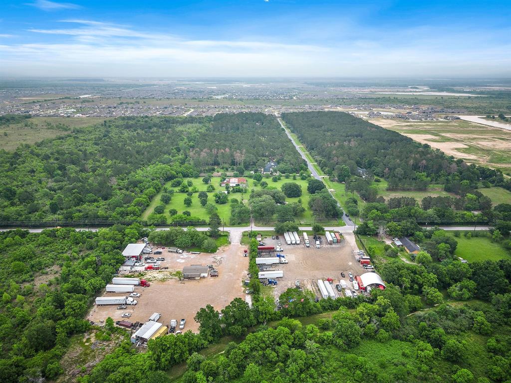 6403 Katy Hockley Cut Off Road, Katy, Texas image 6