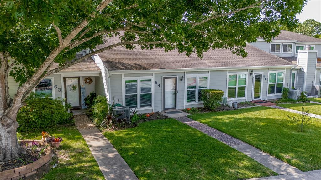 64 Hideaway Drive, Friendswood, Texas image 30