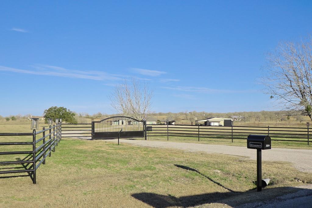 2824 County Road 117, Giddings, Texas image 3