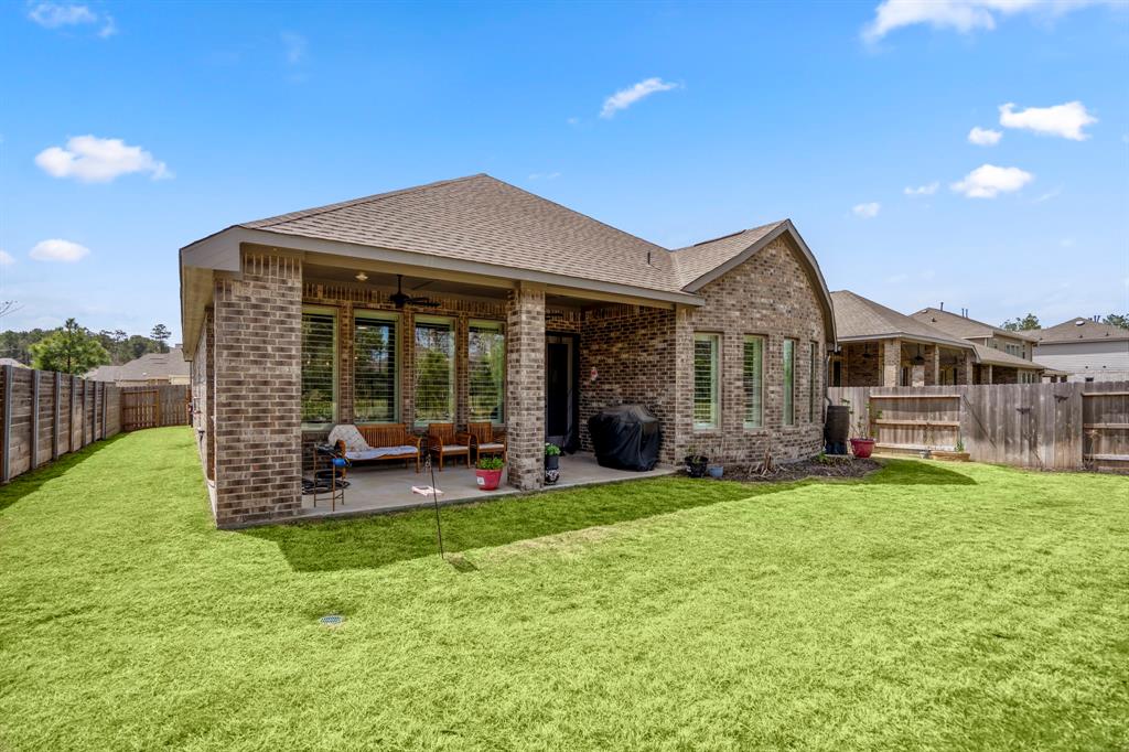 17719 Misty Brook Lane, Conroe, Texas image 30