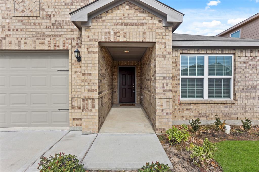 560 Amberwood Park Drive, Katy, Texas image 2