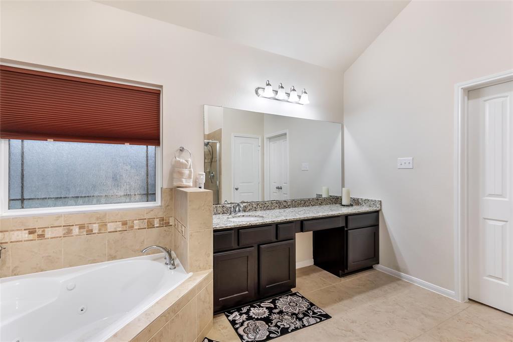 4106 Broadmoor Drive, Baytown, Texas image 39