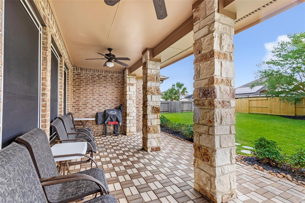 4106 Broadmoor Drive, Baytown, Texas image 8