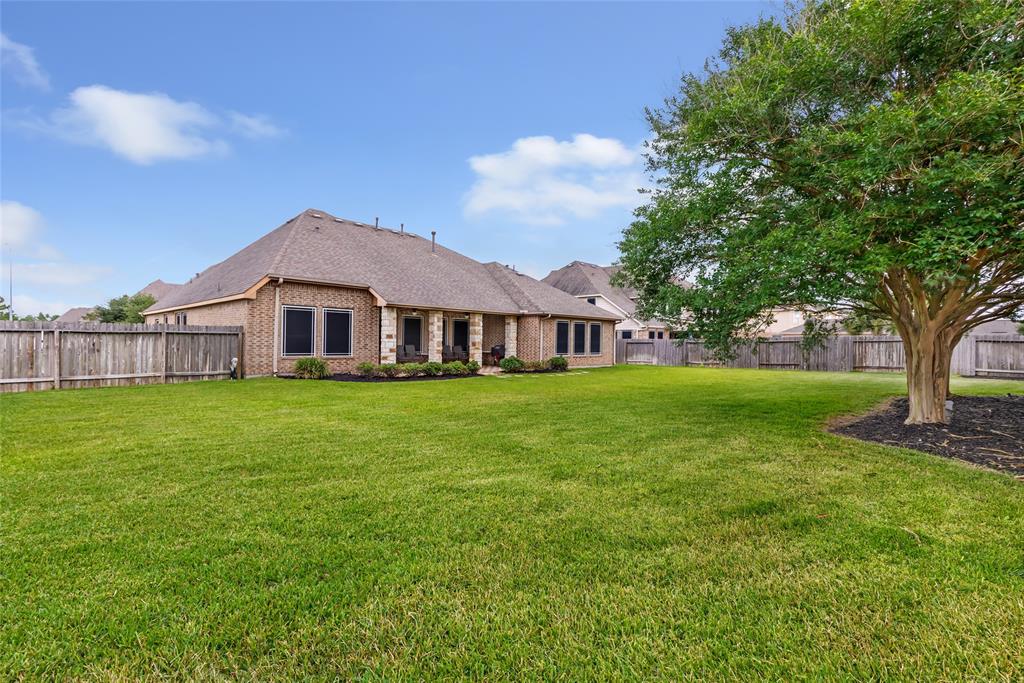 4106 Broadmoor Drive, Baytown, Texas image 6