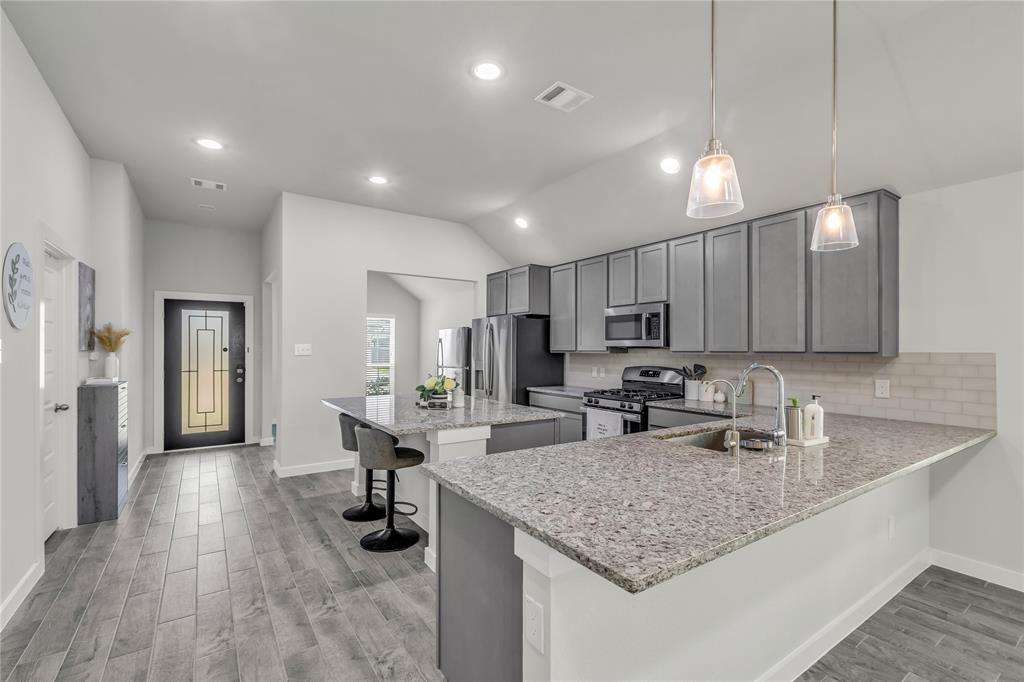 5614 Silverleaf Oak Lane