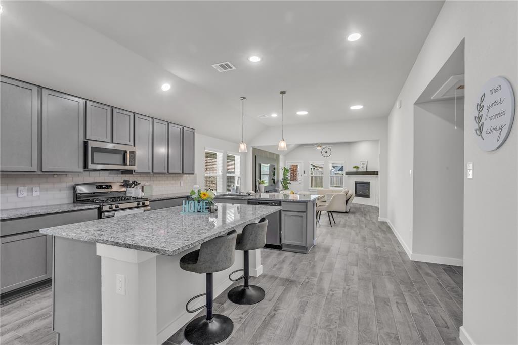 5614 Silverleaf Oak Lane