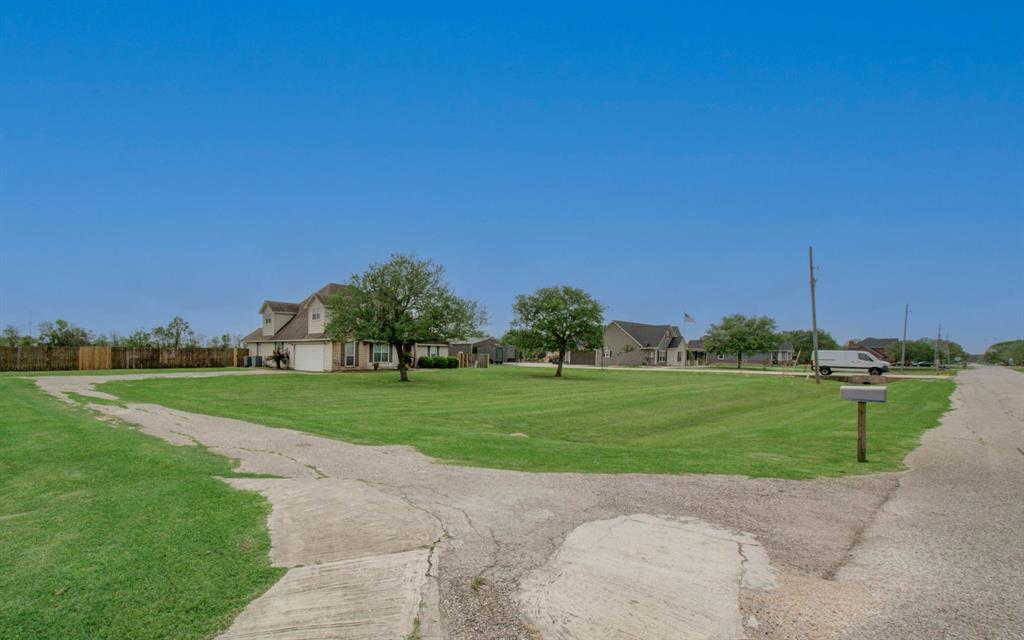 14711 Quail Ridge Road, Danbury, Texas image 3
