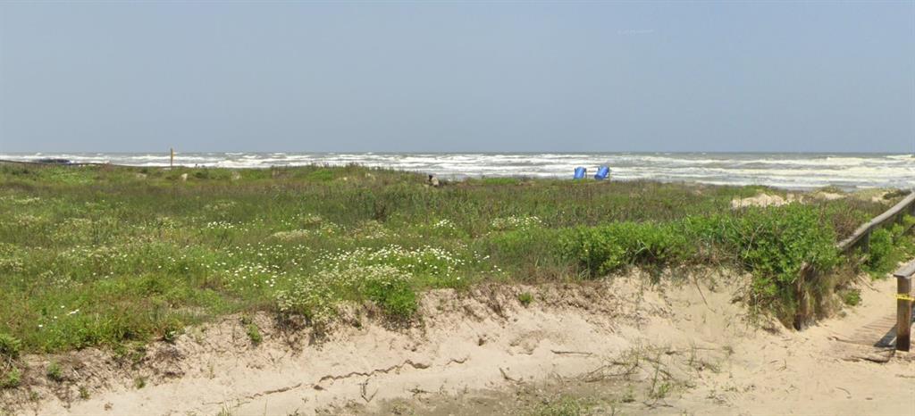 128 Saltgrass Avenue, Surfside Beach, Texas image 4