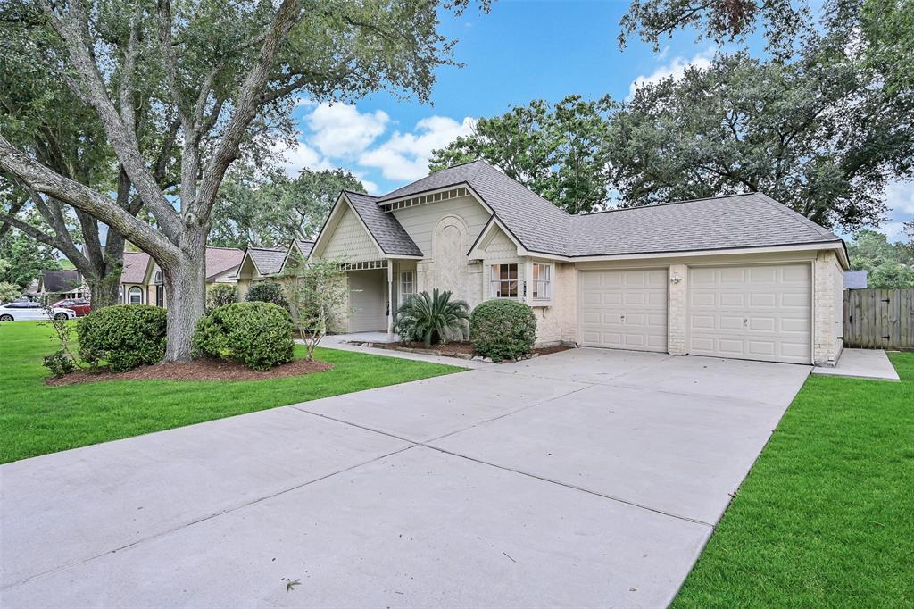 812 Sandringham Drive