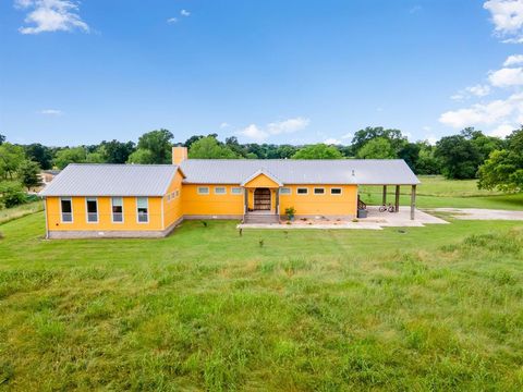 A home in Sealy