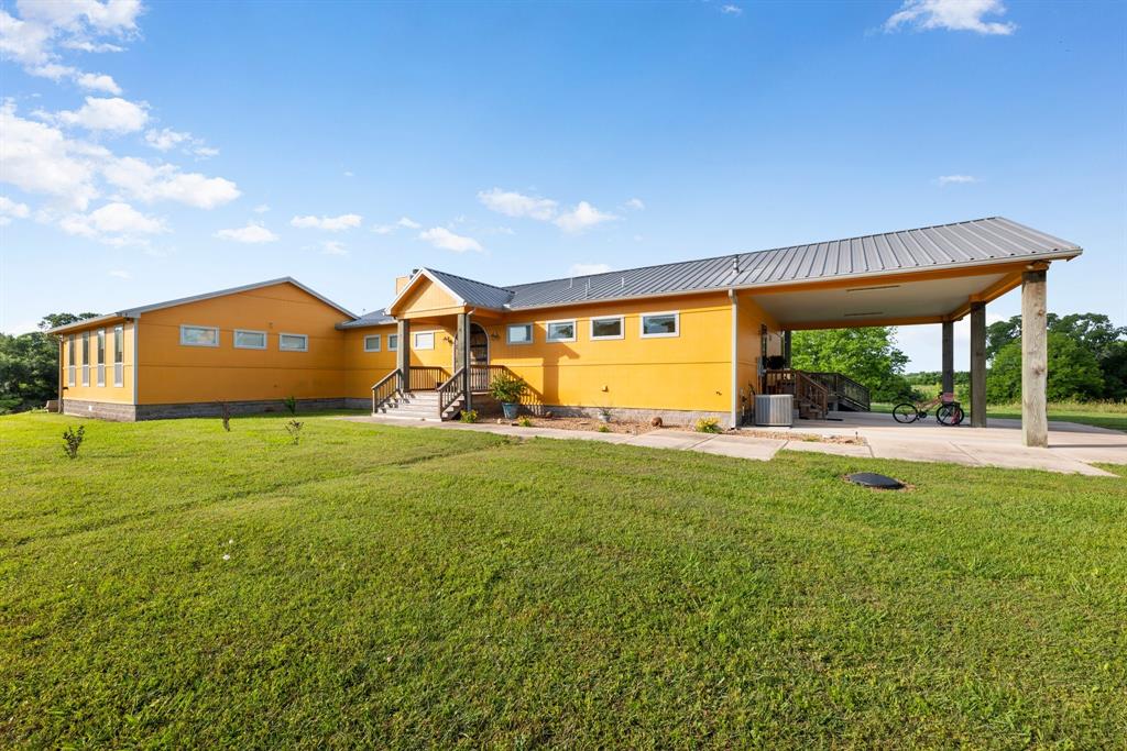 4569 Gloster Lane, Sealy, Texas image 1