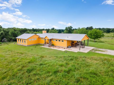 A home in Sealy