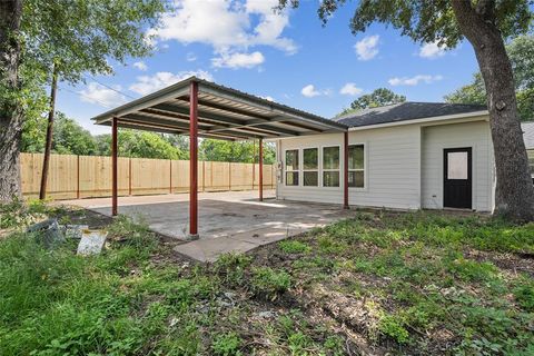 Single Family Residence in Houston TX 11407 Iberia Drive 30.jpg