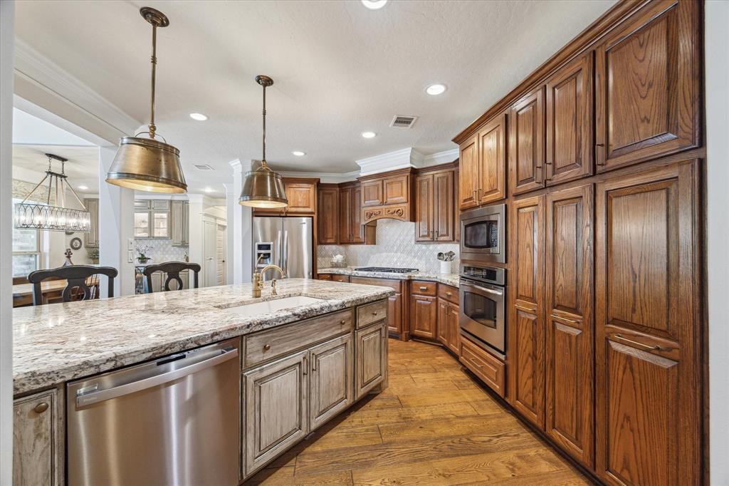 1915 Silver Pond Court, Sugar Land, Texas image 19