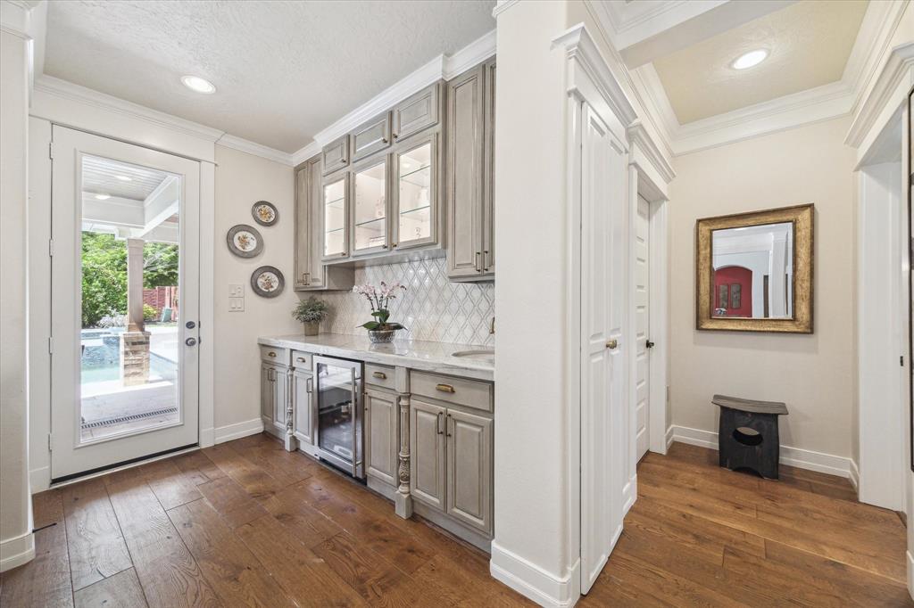 1915 Silver Pond Court, Sugar Land, Texas image 4